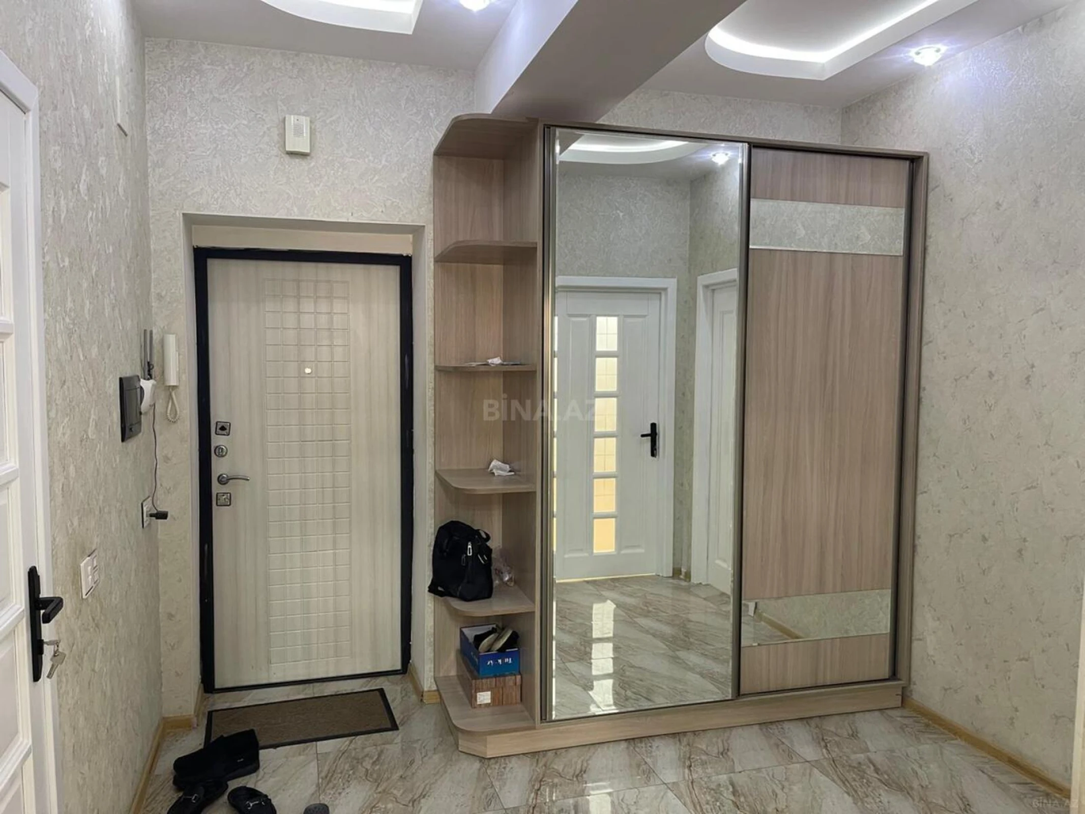 Satılır 2 otaqlı mənzil 100 m²