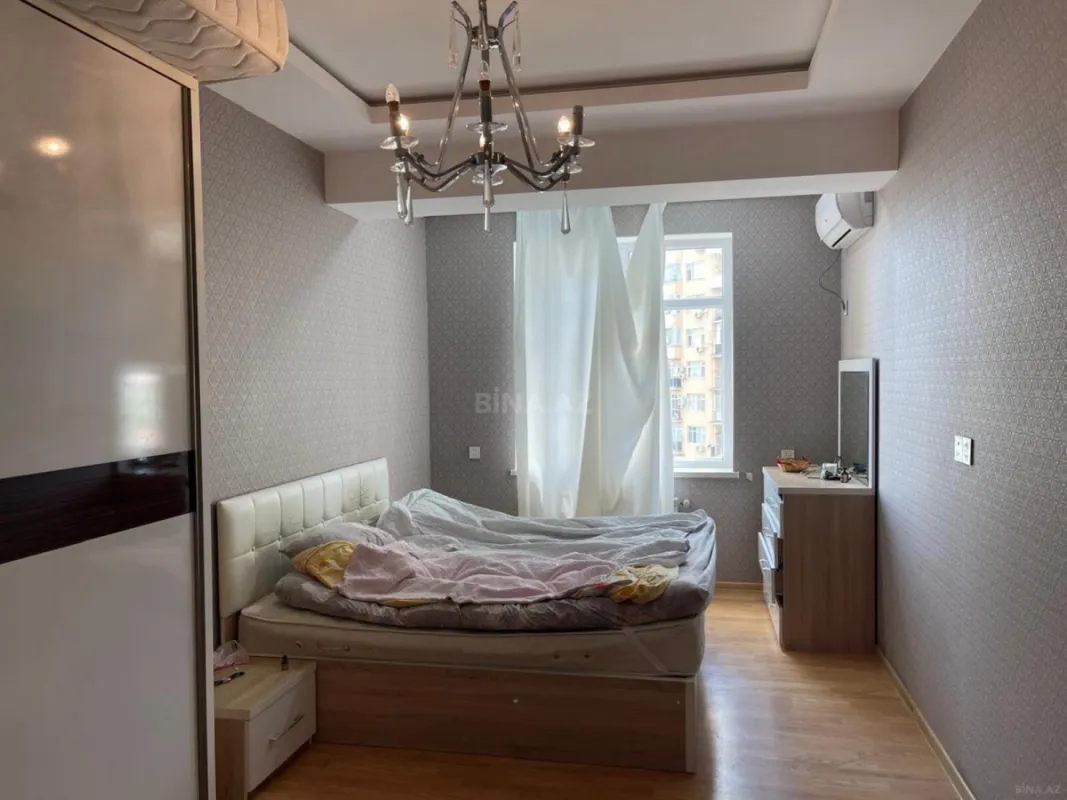 Satılır 2 otaqlı mənzil 100 m²