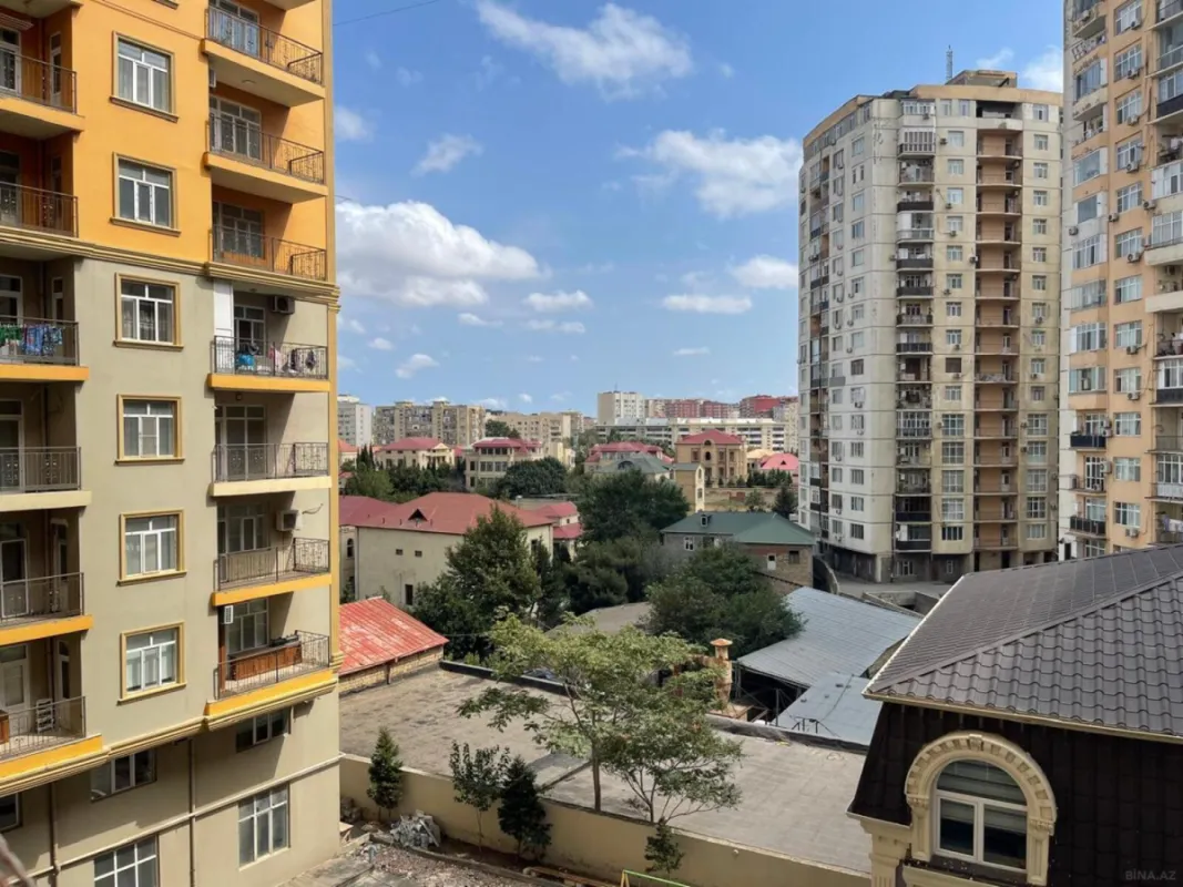 Satılır 2 otaqlı mənzil 100 m²