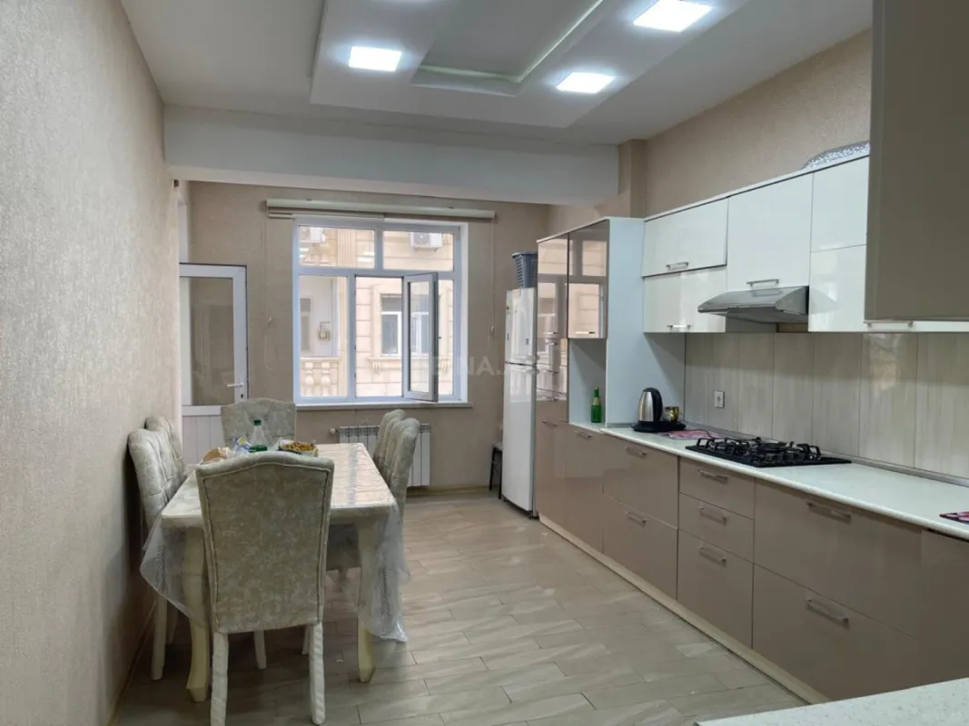 Satılır 2 otaqlı mənzil 100 m²
