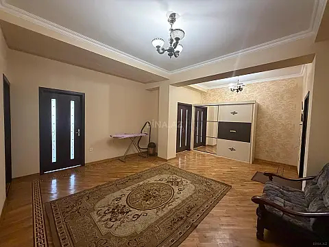 Kirayə verilir 4 otaqlı mənzil 160 m²