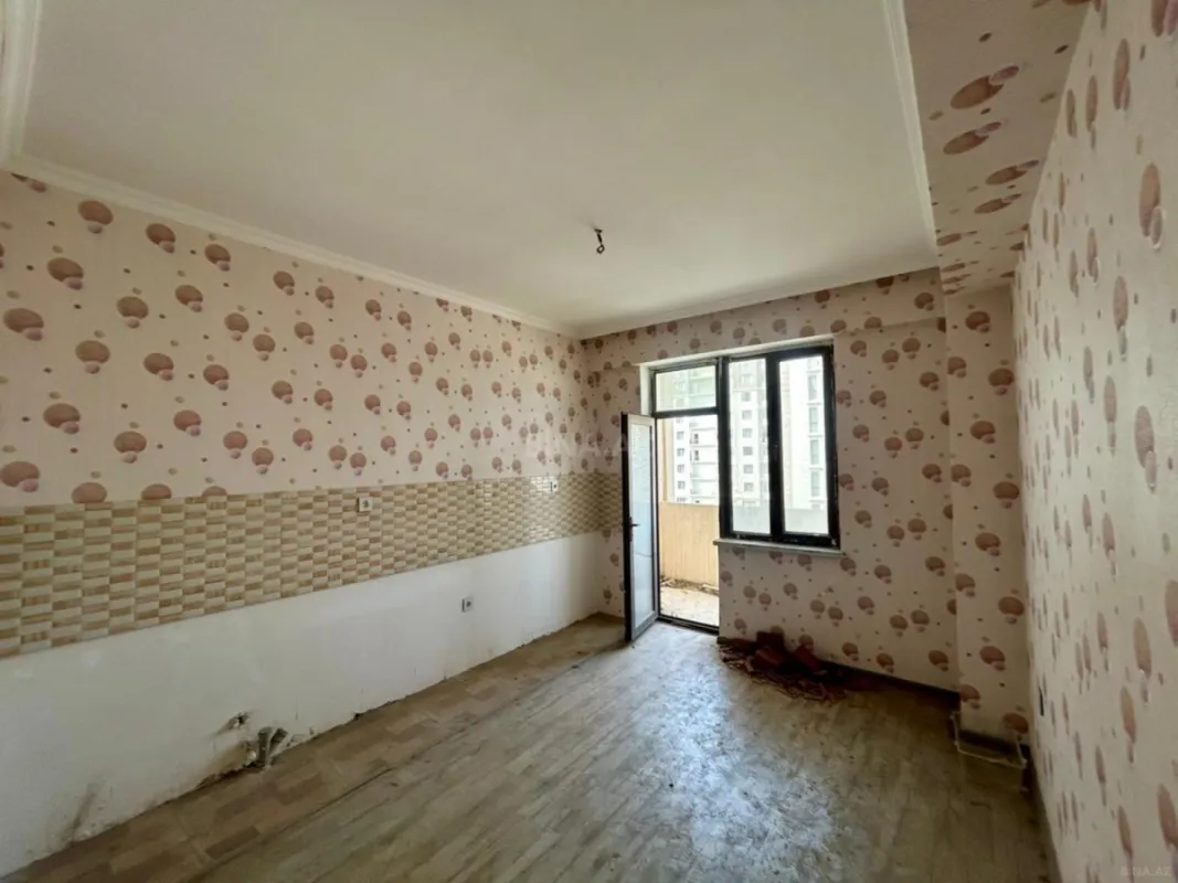 Satılır 3 otaqlı mənzil 155 m²