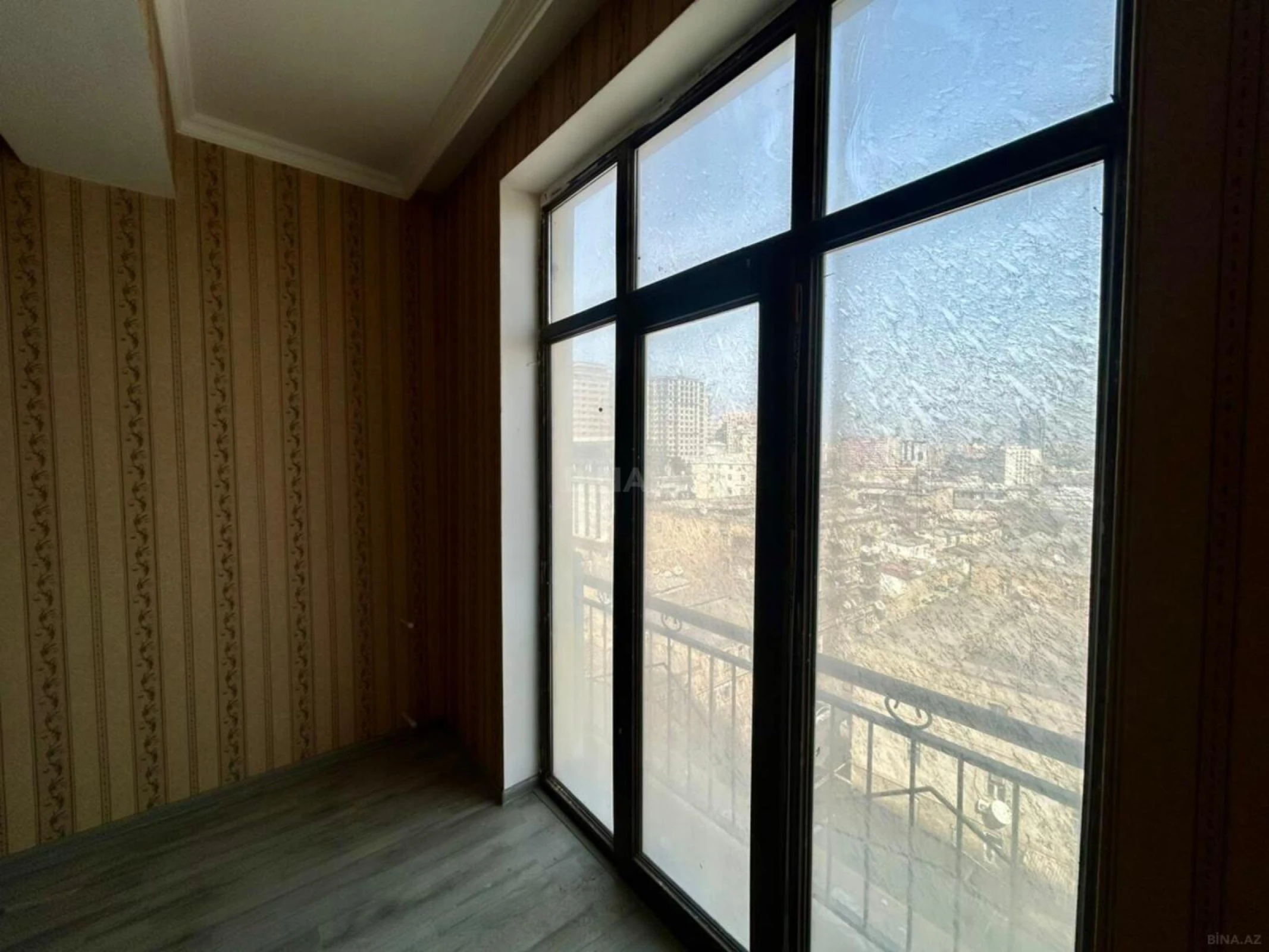 Satılır 3 otaqlı mənzil 155 m²