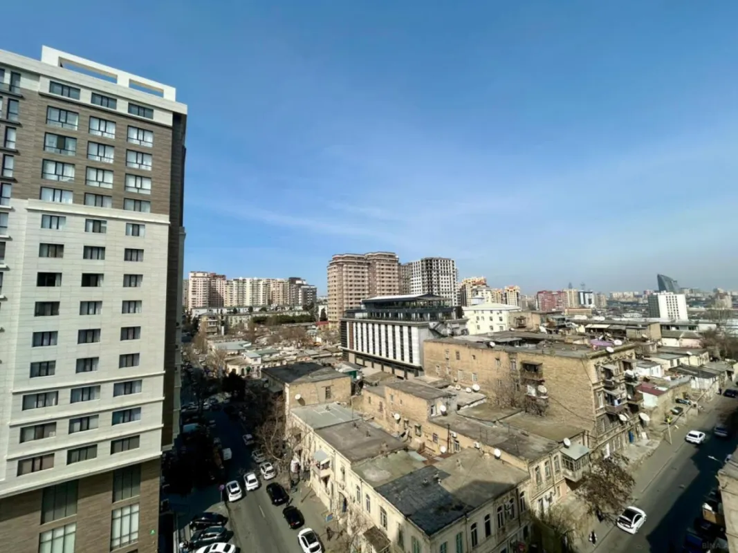 Satılır 3 otaqlı mənzil 155 m²