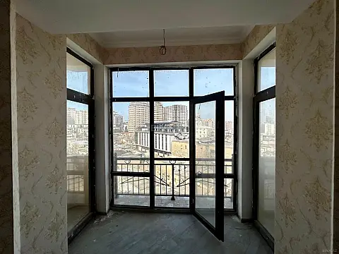 Satılır 3 otaqlı mənzil 155 m²