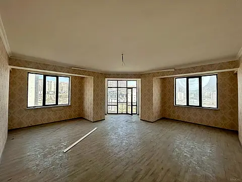 Satılır 3 otaqlı mənzil 155 m² — Bakı 3 otaq 155.00 m²