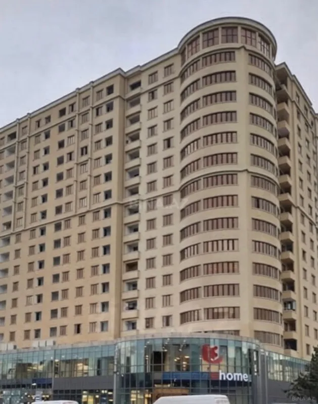 Satılır 3 otaqlı mənzil 142 m²