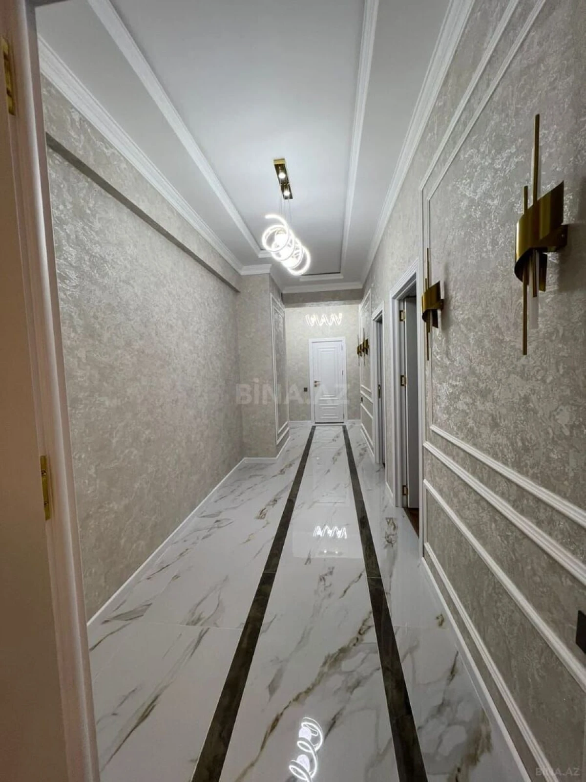 Satılır 3 otaqlı mənzil 103 m²