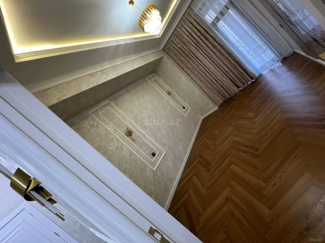 Satılır 3 otaqlı mənzil 103 m²