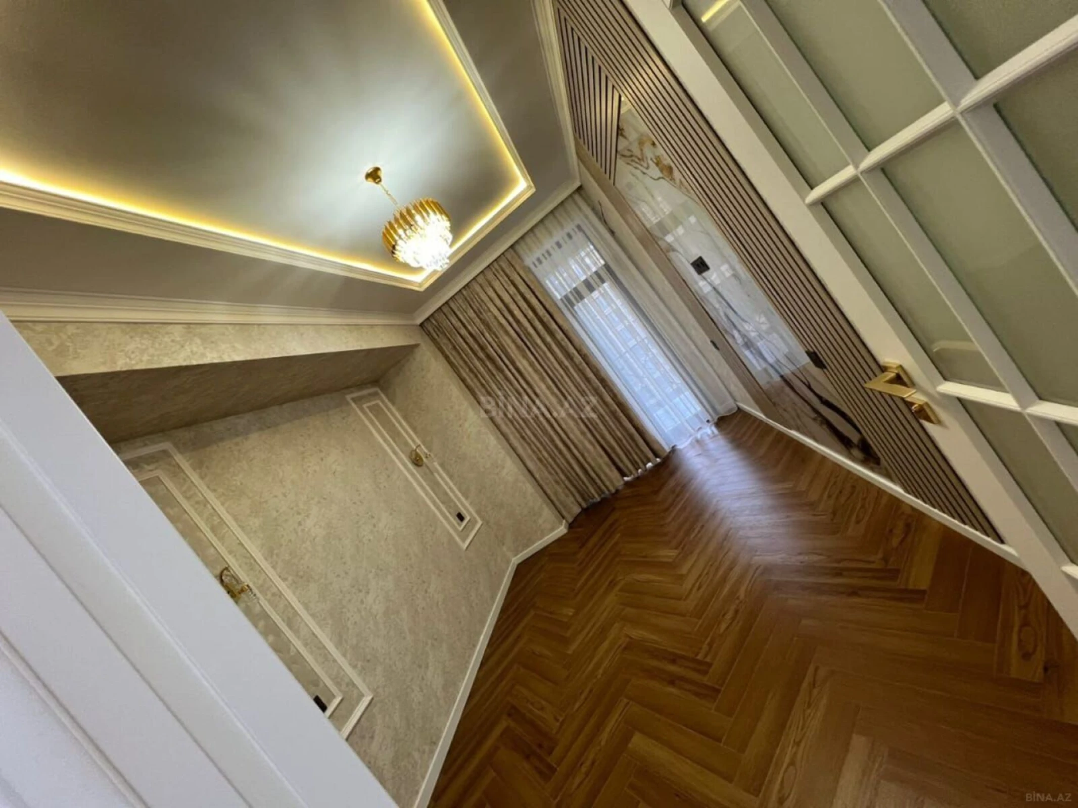 Satılır 3 otaqlı mənzil 103 m²