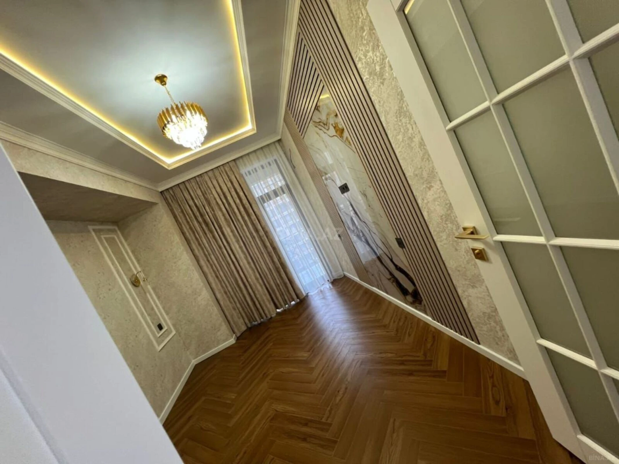 Satılır 3 otaqlı mənzil 103 m²