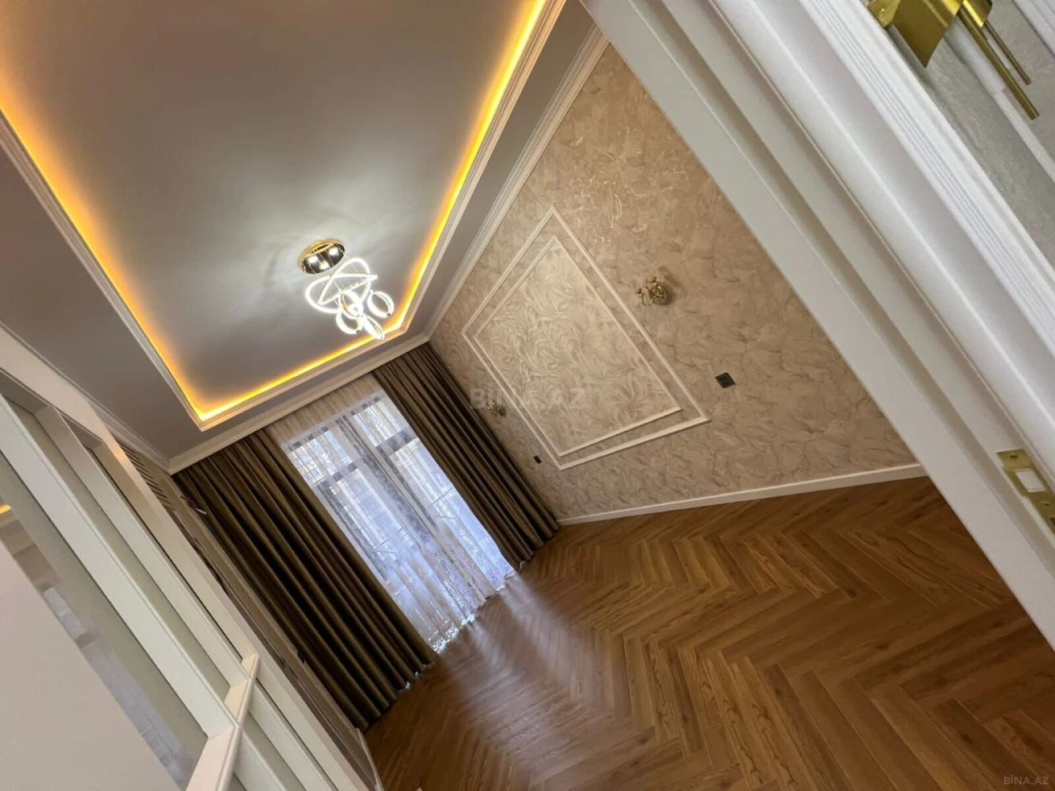 Satılır 3 otaqlı mənzil 103 m²