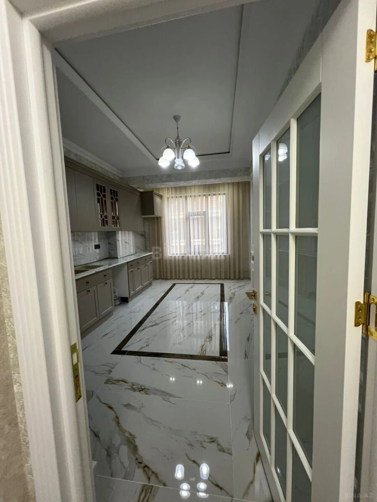 Satılır 3 otaqlı mənzil 103 m²