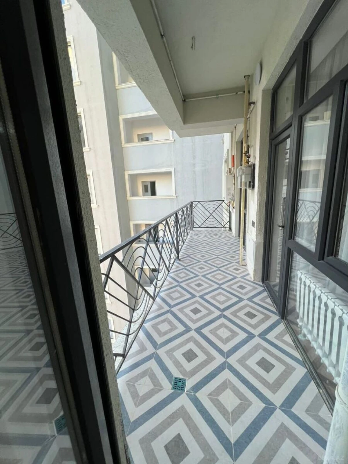 Satılır 3 otaqlı mənzil 103 m²