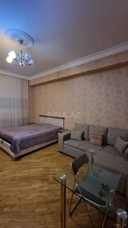 Satılır 3 otaqlı mənzil 130 m²