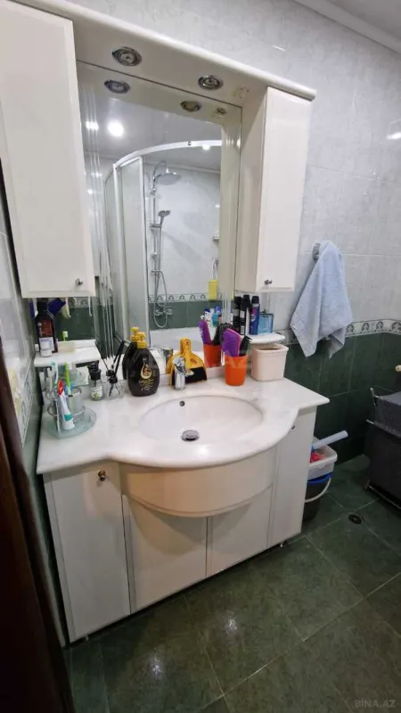 Satılır 3 otaqlı mənzil 130 m²