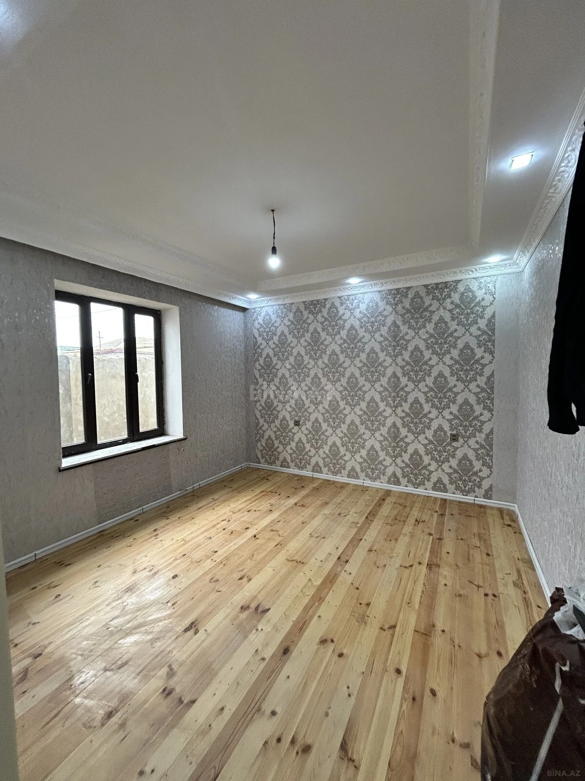 Satılır 6 otaqlı həyət evi 240 m²
