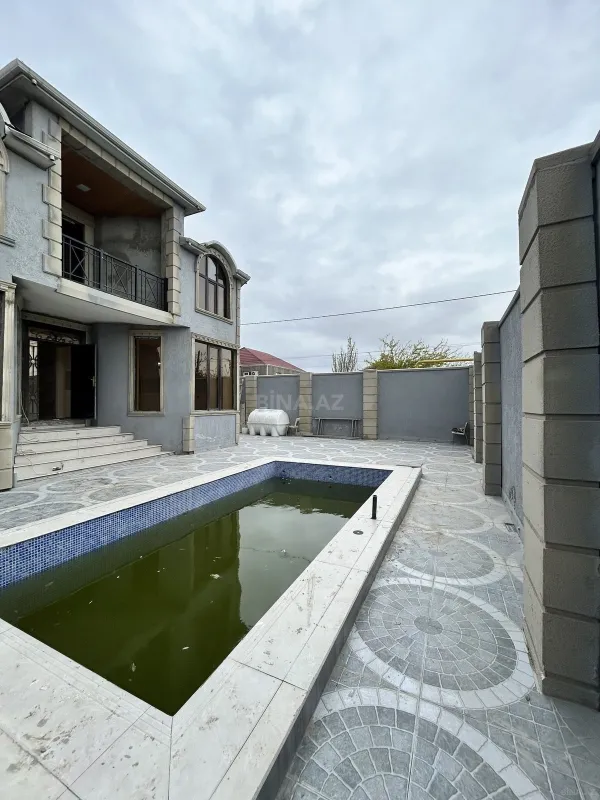 Satılır 6 otaqlı həyət evi 240 m²