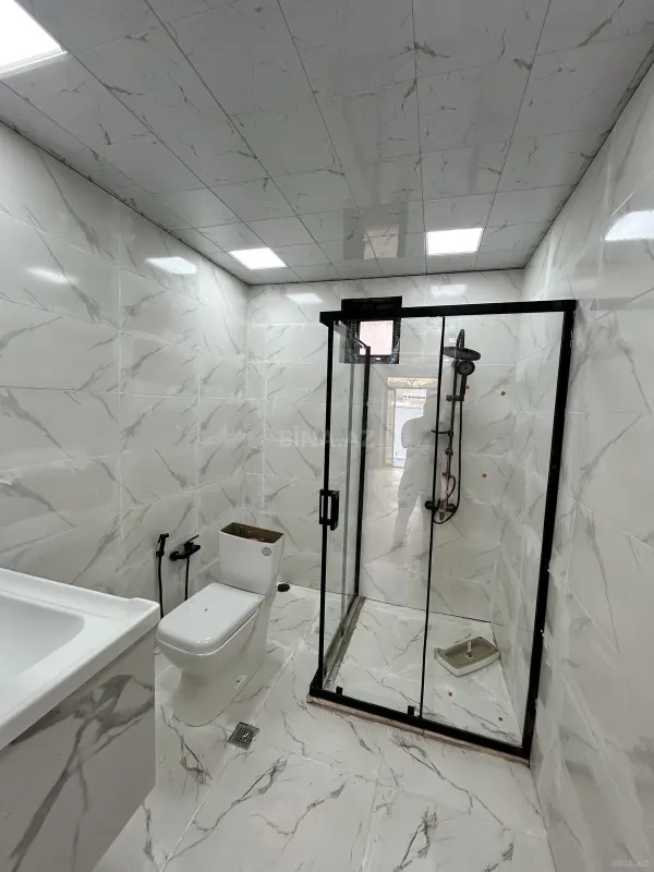 Satılır 6 otaqlı həyət evi 240 m²