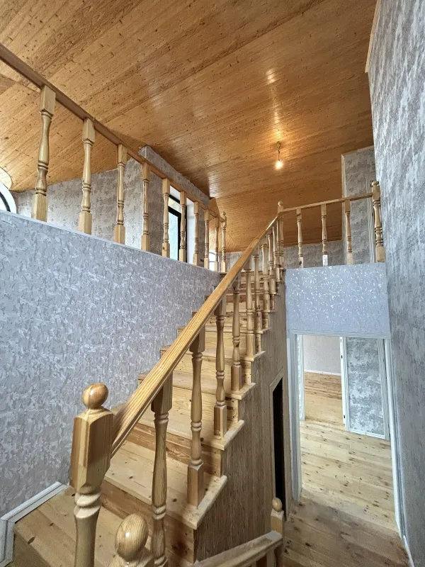 Satılır 6 otaqlı həyət evi 240 m²