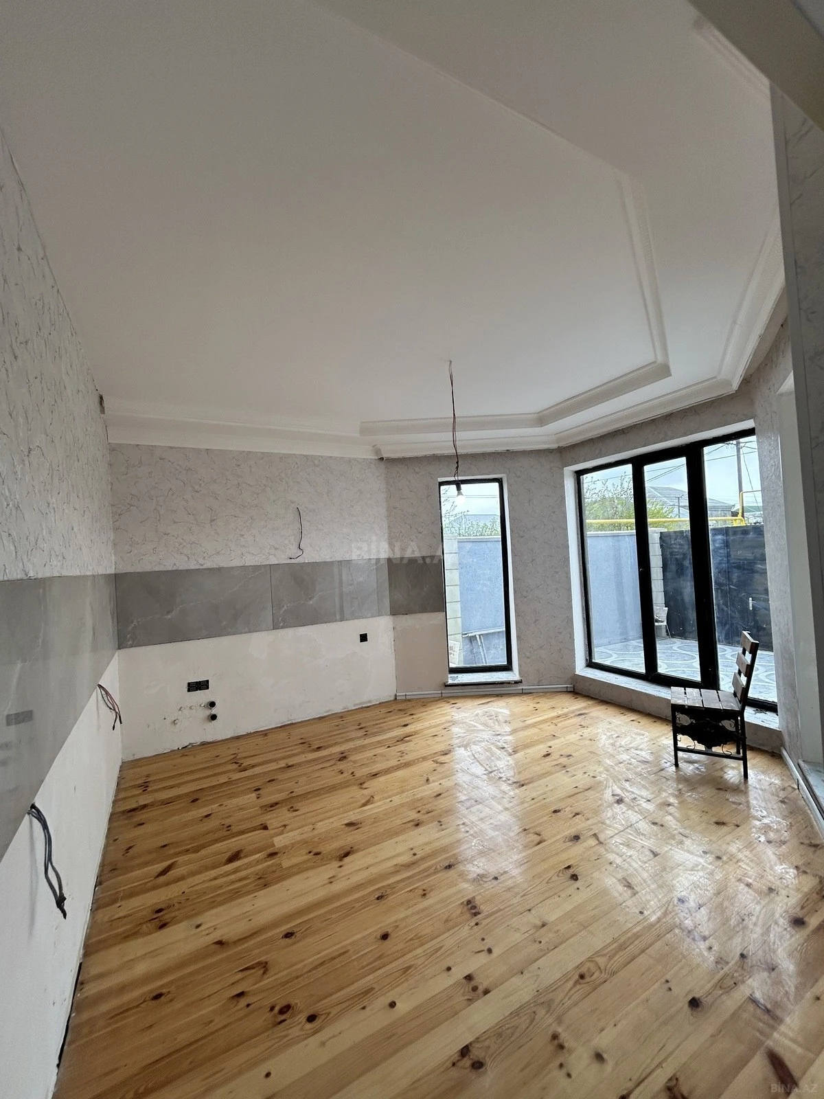 Satılır 6 otaqlı həyət evi 240 m²