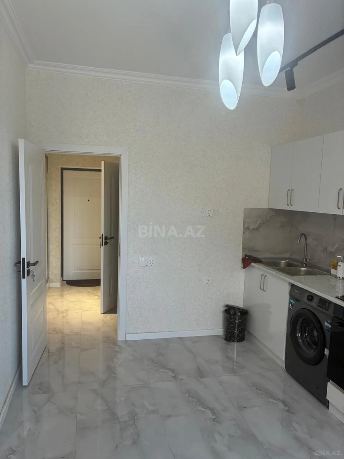 Kirayə verilir 3 otaqlı mənzil 130 m²