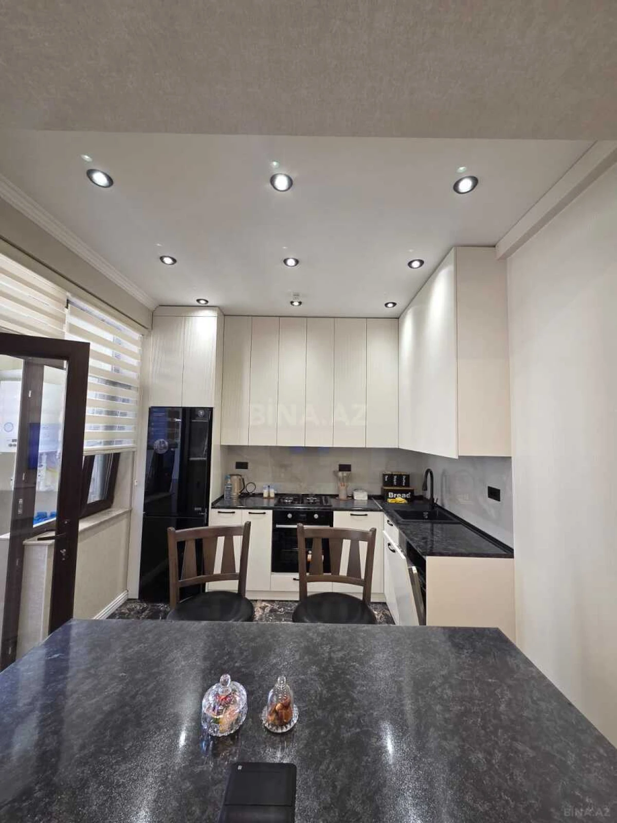 Kirayə verilir 2 otaqlı mənzil 65 m²
