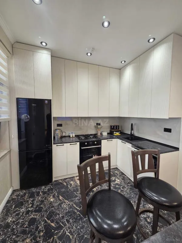 Kirayə verilir 2 otaqlı mənzil 65 m²