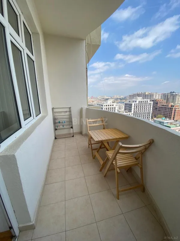 Satılır 3 otaqlı mənzil 140 m²