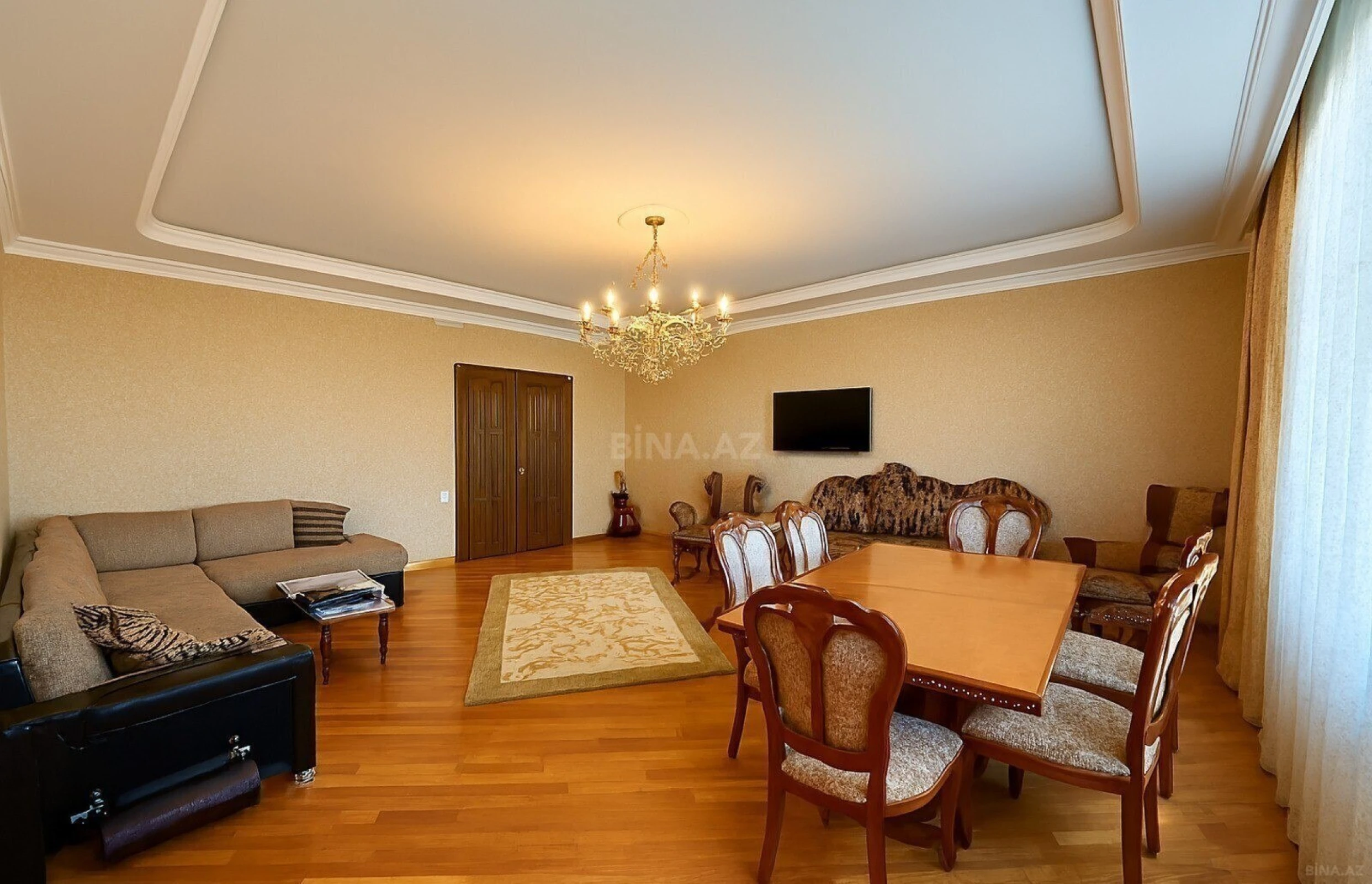 Satılır 3 otaqlı mənzil 140 m²