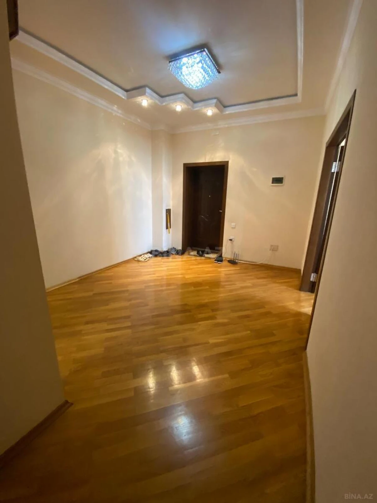 Satılır 3 otaqlı mənzil 140 m²