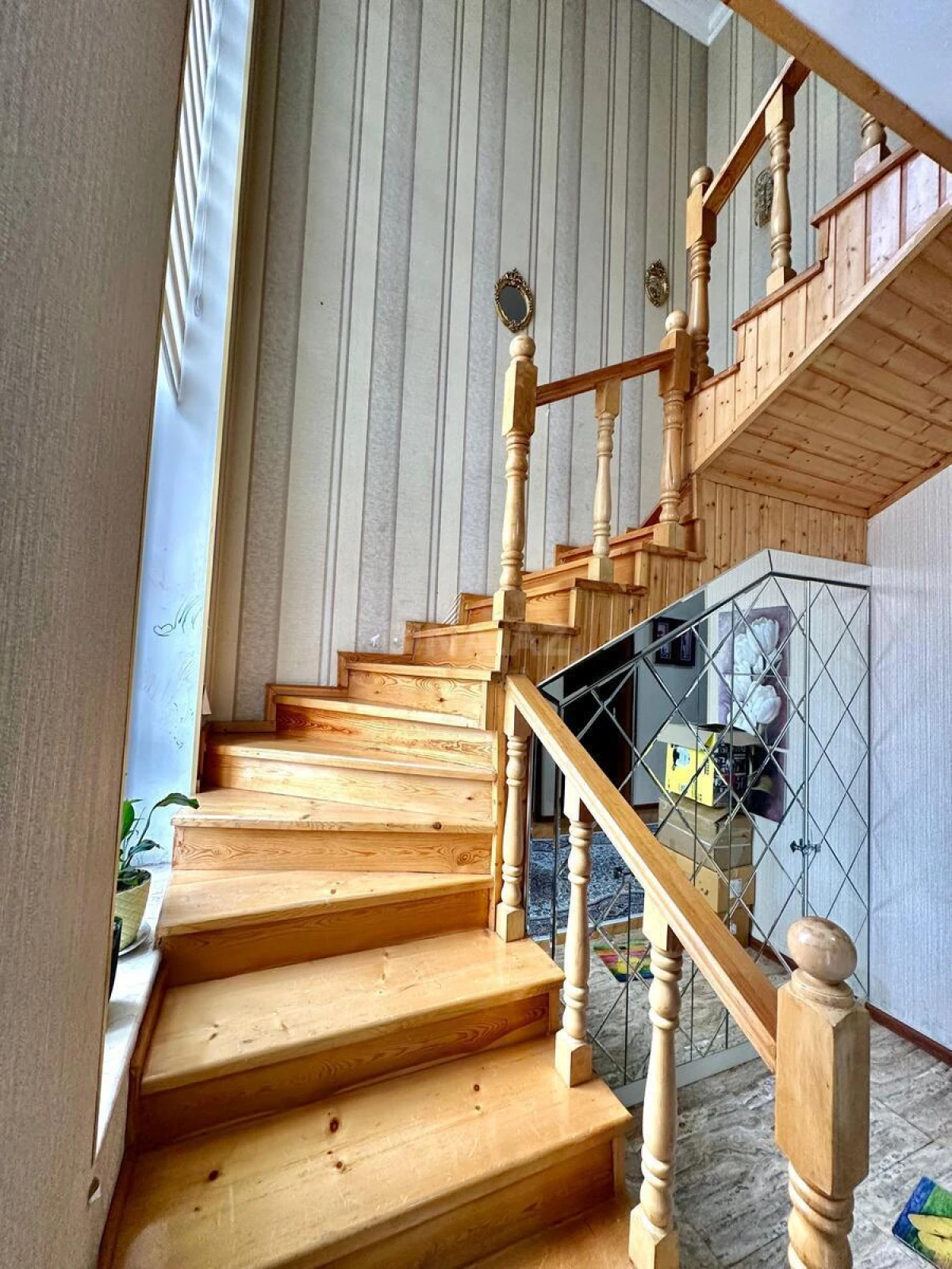 Satılır 6 otaqlı həyət evi 180 m²