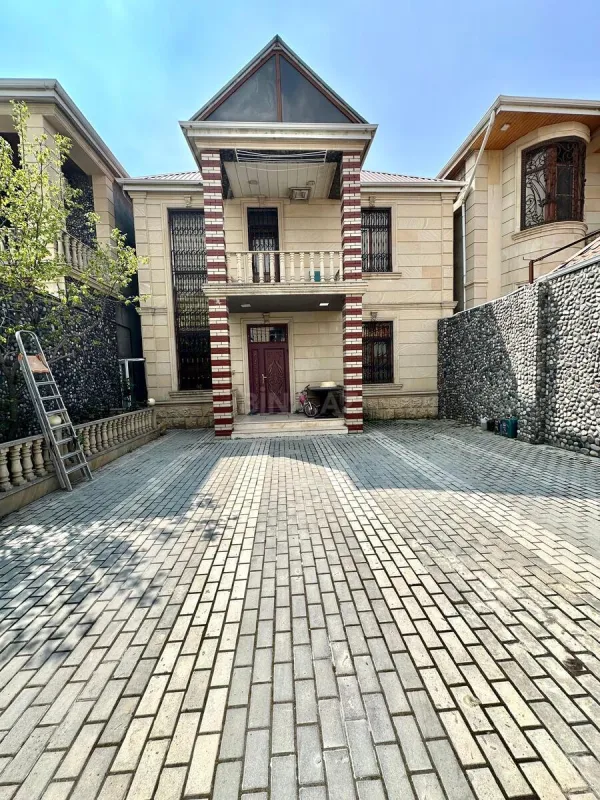 Satılır 6 otaqlı həyət evi 180 m²