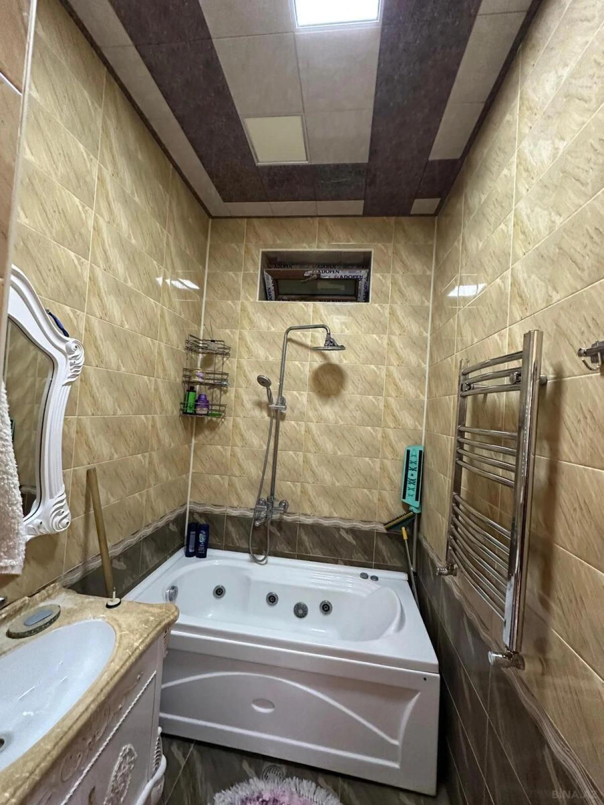 Satılır 6 otaqlı həyət evi 180 m²