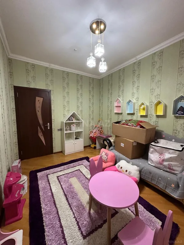 Satılır 6 otaqlı həyət evi 180 m²