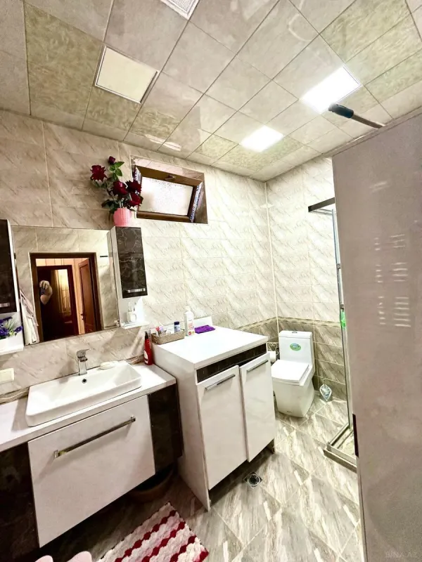 Satılır 6 otaqlı həyət evi 180 m²