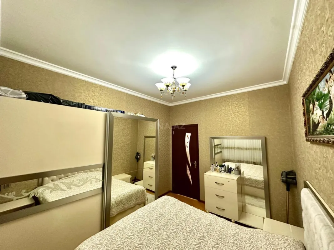 Satılır 6 otaqlı həyət evi 180 m²