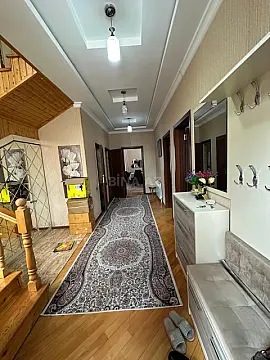 Satılır 6 otaqlı həyət evi 180 m²