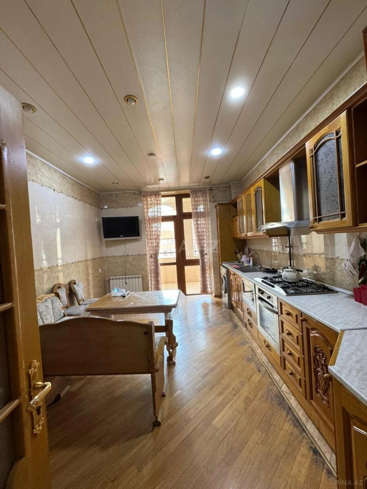 Satılır 4 otaqlı mənzil 166.6 m²