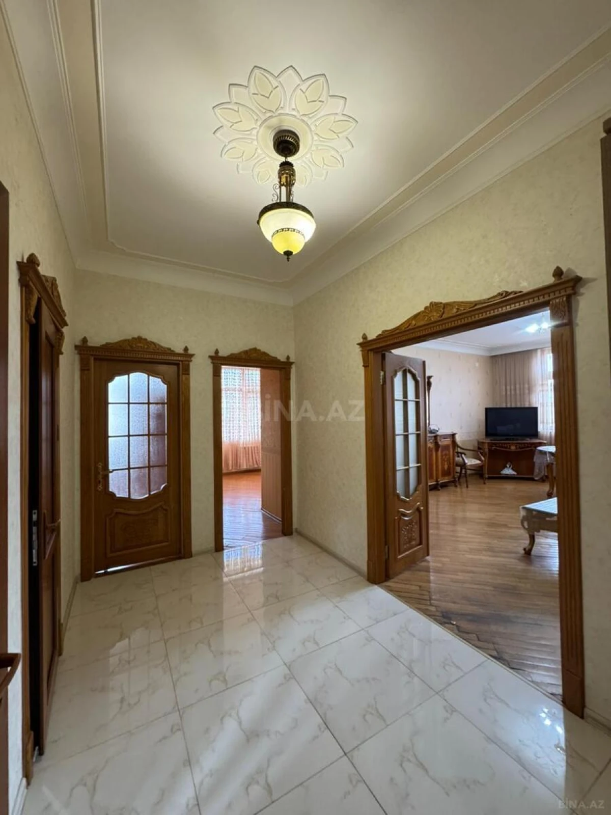 Satılır 4 otaqlı mənzil 166.6 m²