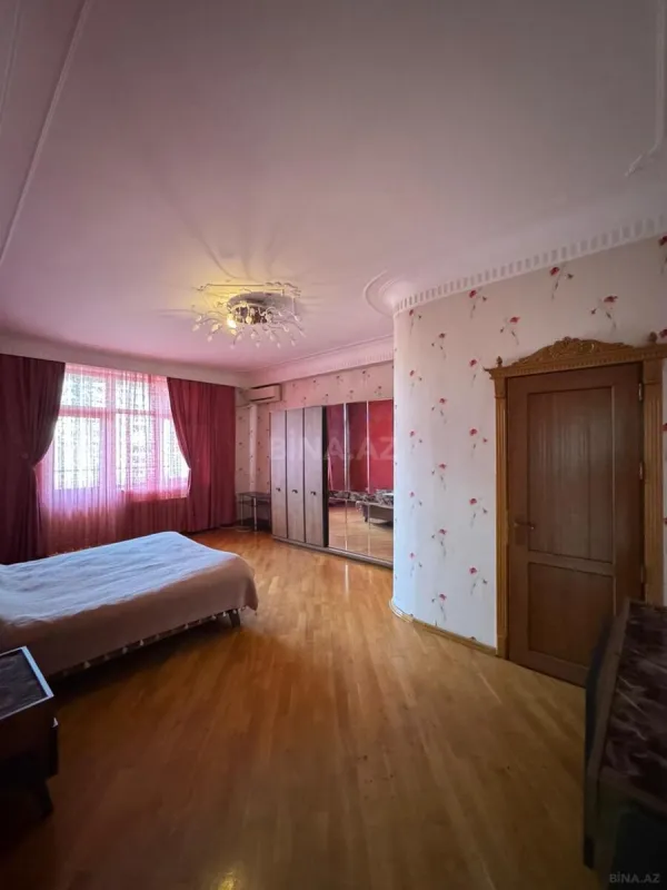 Satılır 4 otaqlı mənzil 166.6 m²