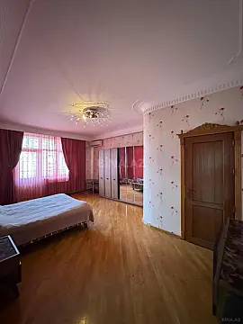 Satılır 4 otaqlı mənzil 166.6 m²