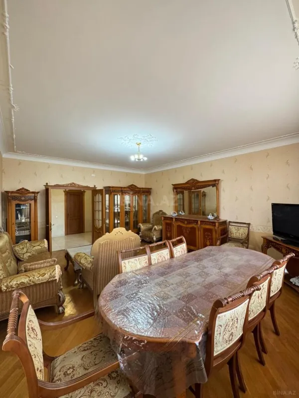 Satılır 4 otaqlı mənzil 166.6 m²