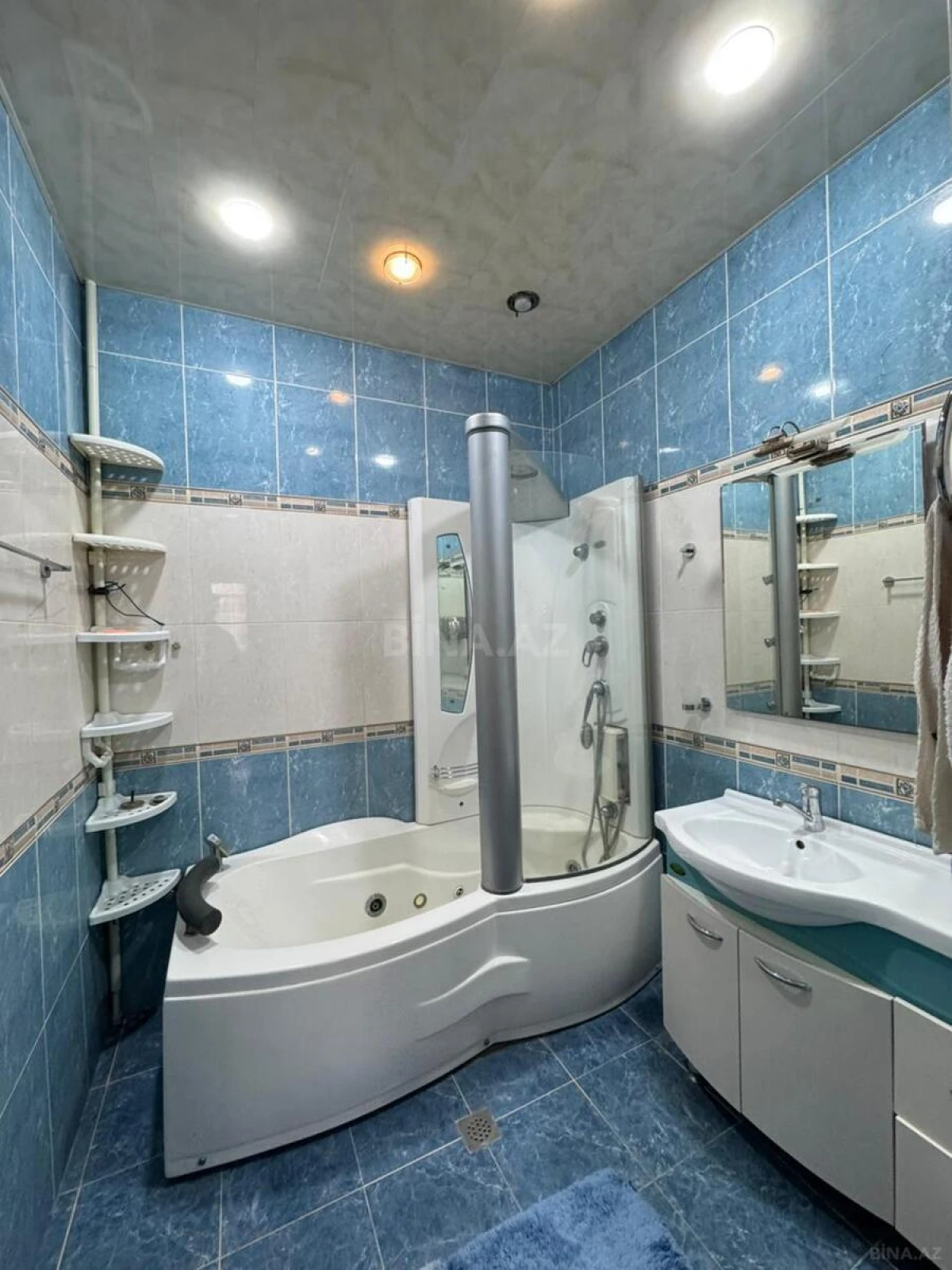 Satılır 4 otaqlı mənzil 166.6 m²