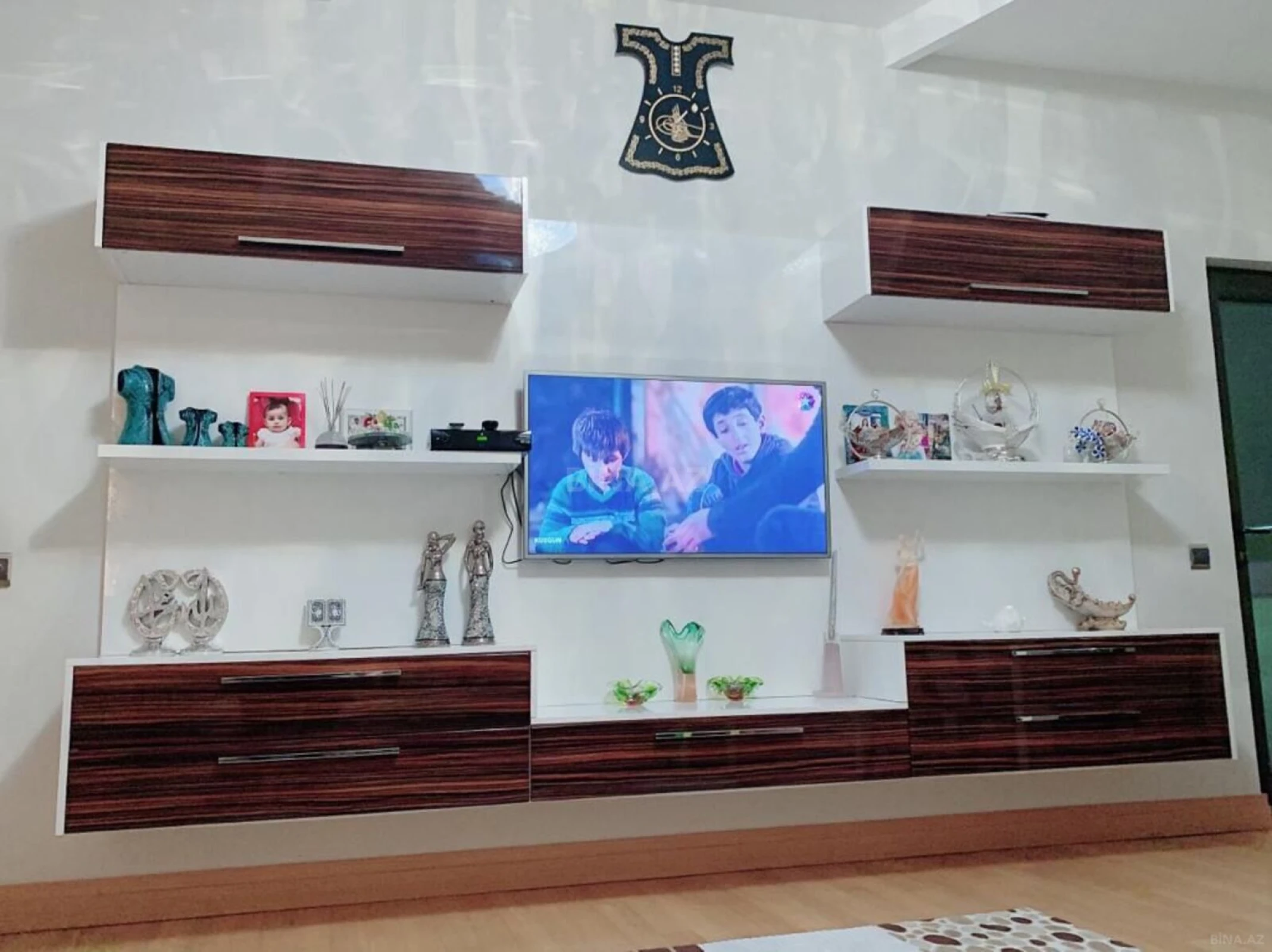 Kirayə verilir 2 otaqlı mənzil 98 m²