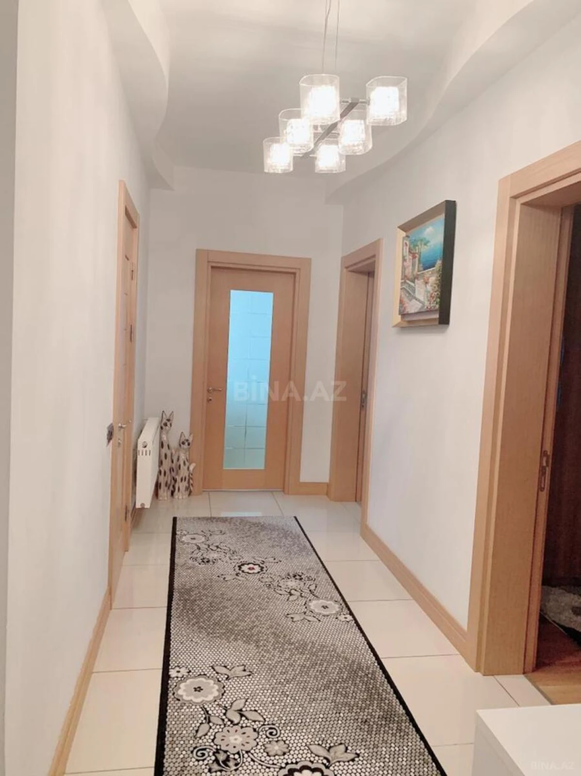 Kirayə verilir 2 otaqlı mənzil 98 m²