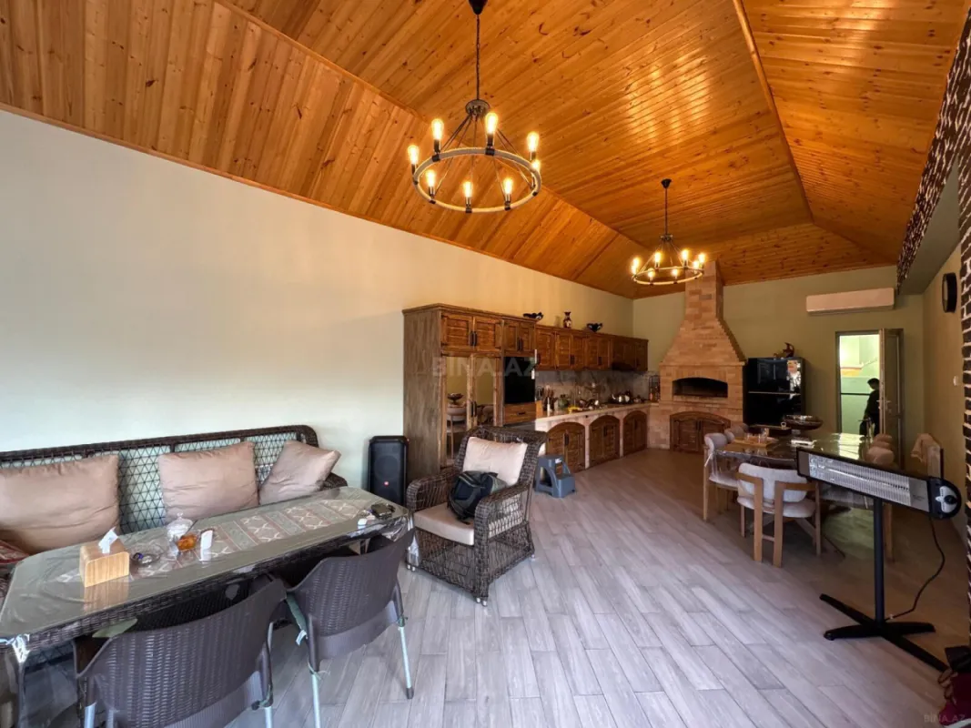 Satılır 7 otaqlı həyət evi 370 m²