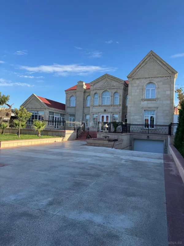 Satılır 7 otaqlı həyət evi 370 m²