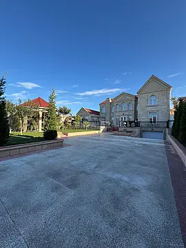 Satılır 7 otaqlı həyət evi 370 m² — Bakı, Novxanı 7 otaq 370.00 m²