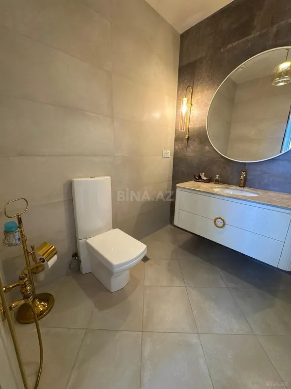 Satılır 7 otaqlı həyət evi 370 m²